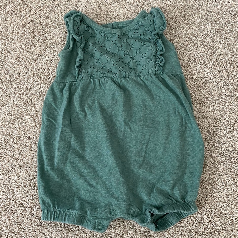 Carter’s Just One You Baby Girls Ruffle Onesie Bodysuit One Piece Size 12 Months